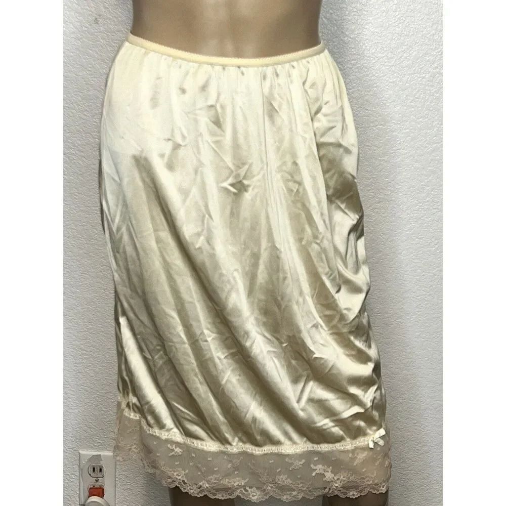 Kayser Half Slip M Beige Silky Lace Trim Vintage Modesty Lingerie 23 Inches Long